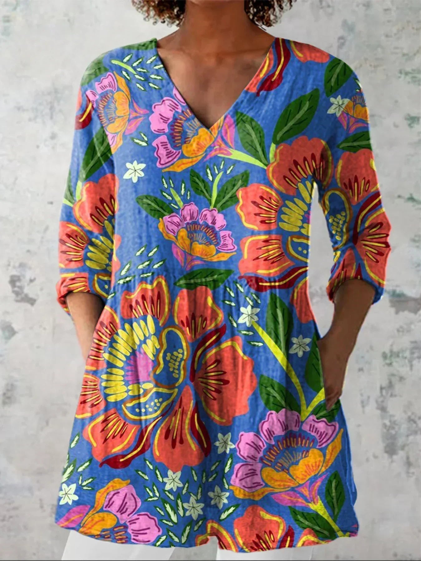 Abigail | Tropische Bloemen V-Hals Shirt
