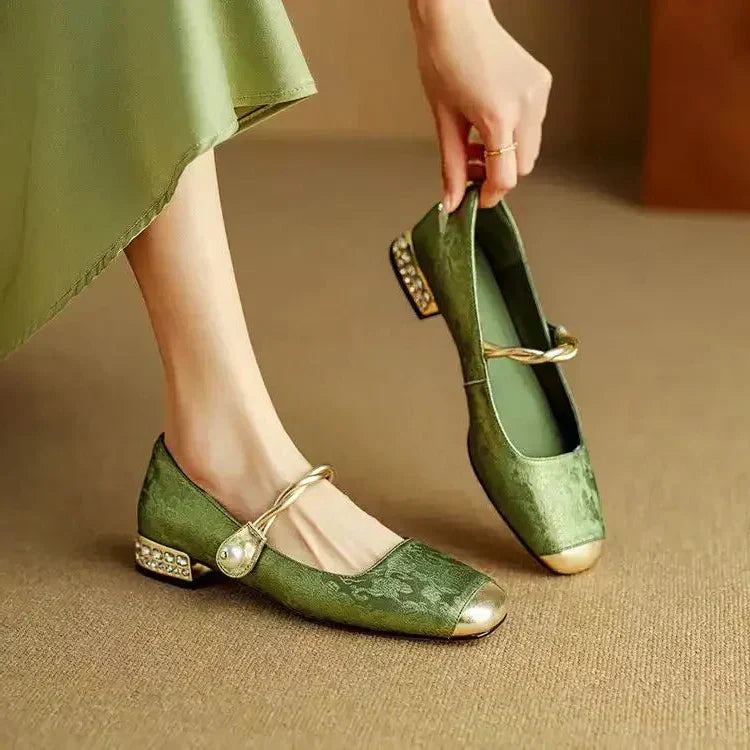 Parelriem Vintage Mary Jane Hakken